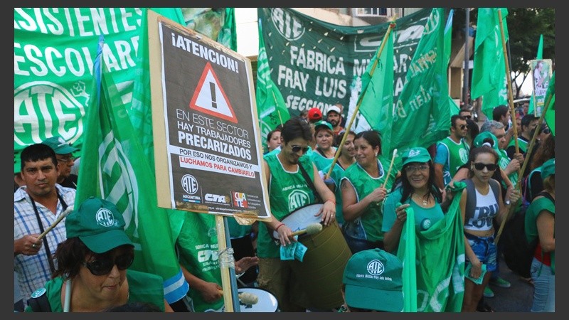 Los trabajadores del Estado hicieron sentir su reclamo. (Alan Monzón/Rosario3.com)