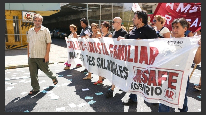 Docentes nucleados en Amsafe participaron de la protesta. Las clases podrían no empezar este lunes. (Alan Monzón/Rosario3.com)