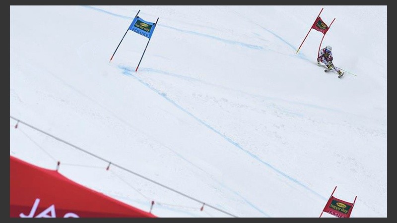 La esquiadora austríaca Eva-Maria Brem participa en la segunda carrera del Eslalon Gigante de la Copa de Esquí Alpino en Jasna.