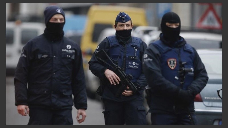 Un fuerte operativo policial en Bruselas.
