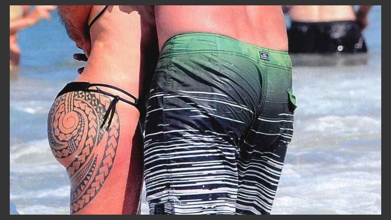 Una cola tatuada en el verano marplatense. 
