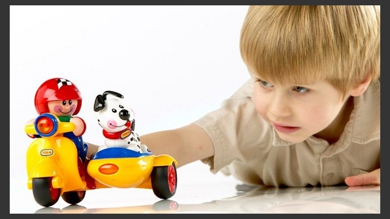 Entre otros aspectos, se comparó con qué juguetes preferían jugar los niños adoptados con edad preescolar.