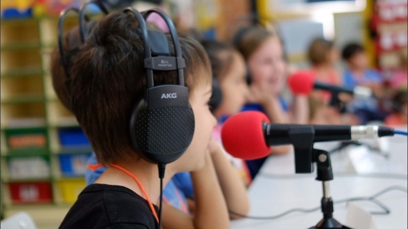 En Argentina Funcionan De Las Radios Escolares Que Hay En Todo