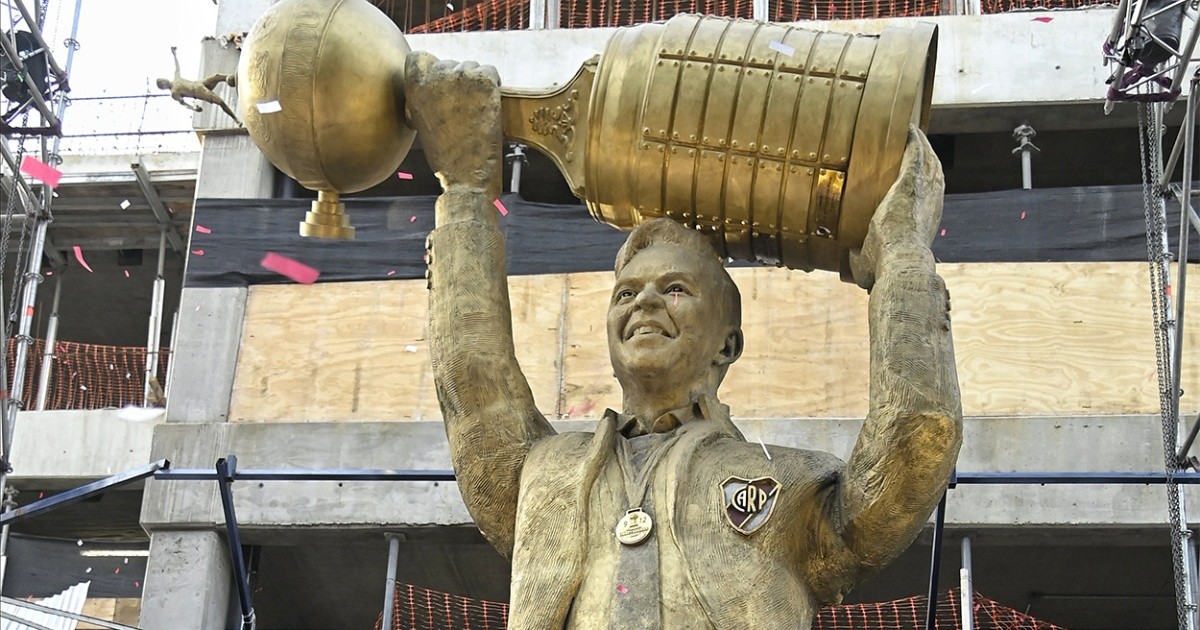 River inauguró la estatua de Marcelo Gallardo en el Estadio Monumental