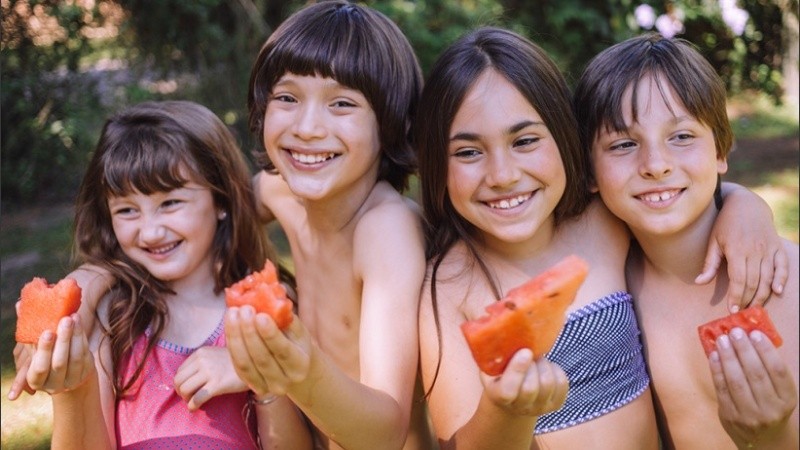 Ejercicio y buena alimentación: claves para la salud actual y futura de los niños.