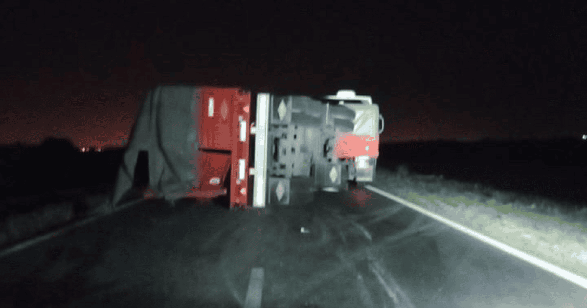 Corte en la autopista Rosario Córdoba por el vuelco de un camión con