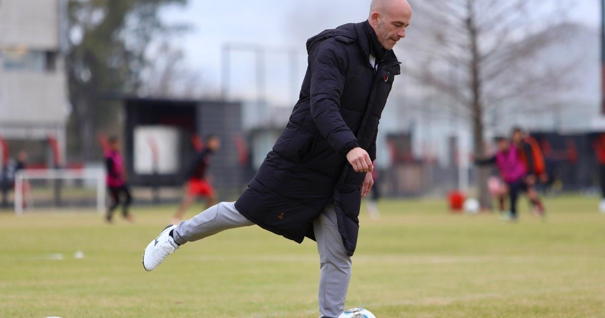 Méndez y su debut en Newell’s: “El objetivo es empezar a ganar; es lo más sensato y honesto”