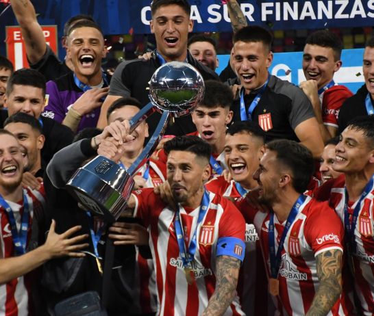 Estudiantes le ganó a Vélez por penales y es el nuevo campeón del fútbol argentino