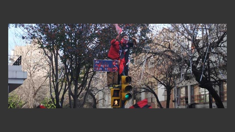 Los hinchas leprosos desataron la alegría por la ciudad.