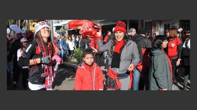 Los hinchas leprosos desataron la alegría por la ciudad.