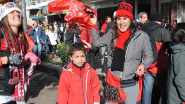 Los hinchas leprosos desataron la alegría por la ciudad.