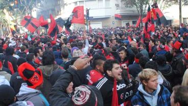 Los hinchas leprosos desataron la alegría por la ciudad.