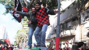 Los hinchas leprosos desataron la alegría por la ciudad.