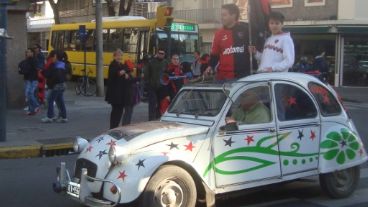 Los hinchas leprosos desataron la alegría por la ciudad.