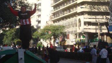 Los hinchas leprosos desataron la alegría por la ciudad.