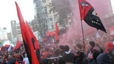 Los hinchas leprosos desataron la alegría por la ciudad.