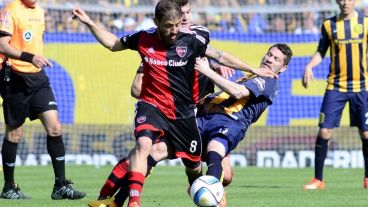 Partido trabado y con pocas situaciones de gol. (Fotobaires)