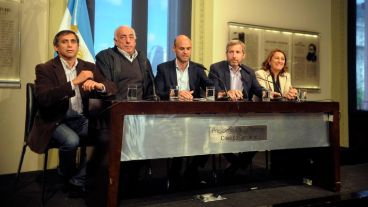 Fein participó de la conferencia de prensa que dieron Frigerio y Dietrich.