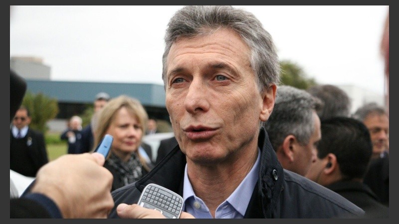 Macri con la prensa antes del acto. (Alan Monzón/Rosario3.com)