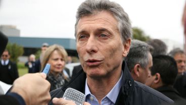 Macri con la prensa antes del acto. (Alan Monzón/Rosario3.com)