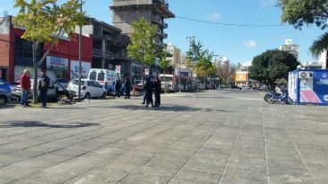 El auto estaba estacionado frente a un destacamento de la Policía Comunitaria.