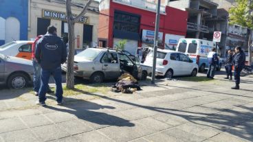 El auto estaba estacionado frente a un destacamento de la Policía Comunitaria.