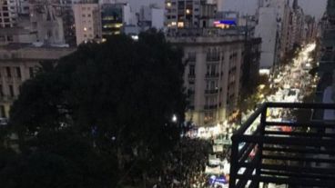 Delegaciones de todo el país confluyeron en una masiva marcha frente al Ministerio de Educación de la Nación.