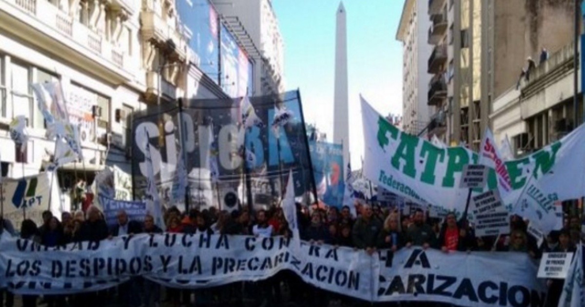 Trabajadores De Prensa Marcharon Contra Despidos Y Precarización Laboral Rosario3 0031