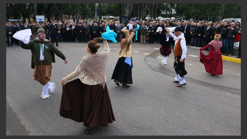 Baile folclórico en los festejos de Rosario.