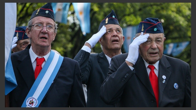 Veteranos presentes en el acto oficial.