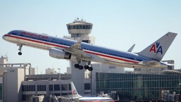 "Qué raro que se hayan bajado, ¿por qué lo habrán hecho?", fue la frase más escuchada en el vuelo, según contó el pasajero argentino.