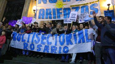 El acto central se realizó en la plaza San Martín frente a la Sede de Gobierno.