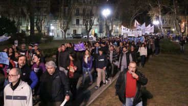 El acto central se realizó en la plaza San Martín frente a la Sede de Gobierno.