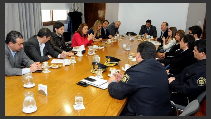 La reunión en el Palacio municipal se realizó esta mañana. 