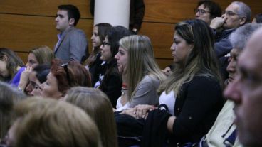 Sala llena en el Colegio de Abogados.