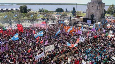 Comenzó el Encuentro Nacional de Mujeres en Rosario.