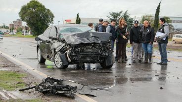 La fiscal y la PDI trabajando en el lugar del hecho este miércoles por la mañana.