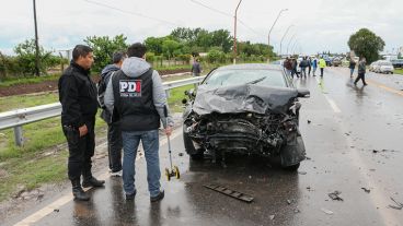 Así quedó uno de los autos tras el siniestro vial.