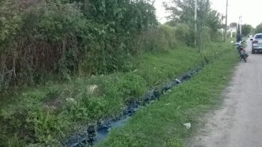 El líquido no sólo fue derramado en el río.