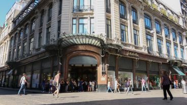 La mujer quedó detenida en Falabella este sábado a la tarde.