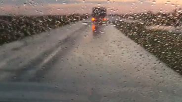 Lluvia sobre la ruta.