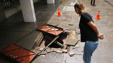 La explosión de un transformador en Córdoba al 1000 dañó la vereda.