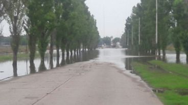 La ruta 21 presentaba agua este miércoles.