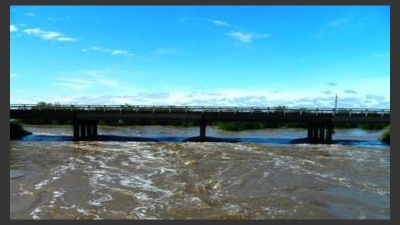 Subió el agua del arroyo y resultó trágico. 