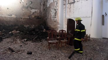 El interior de la Catedral tras el incendio.