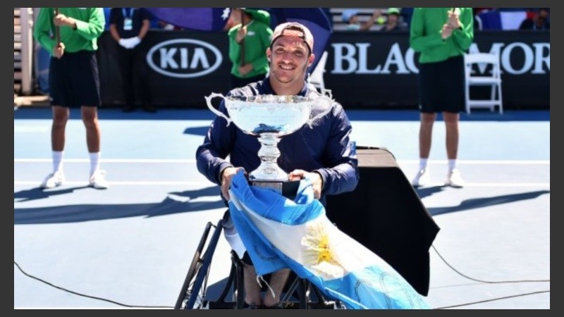 El cordobés con el trofeo. 