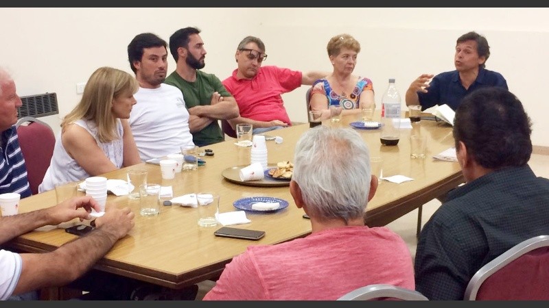 Representantes de los heladeros se reunieron con Giuliano.