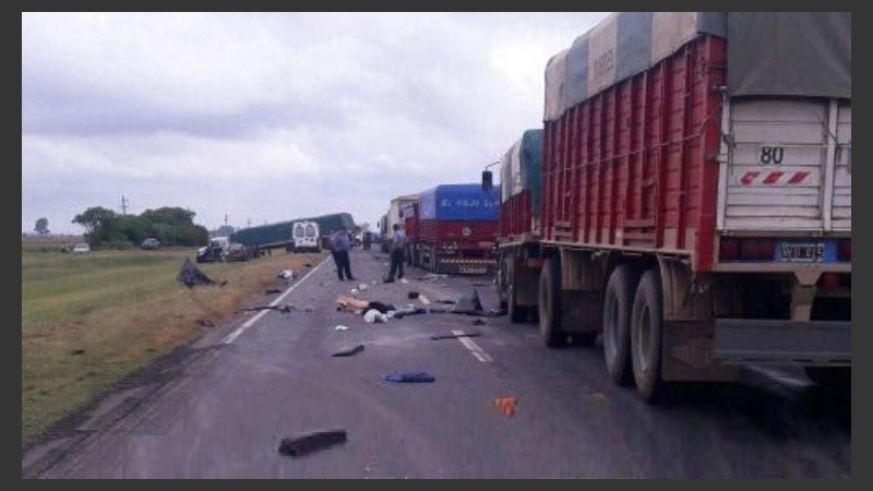 El siniestro fue en horas del mediodía y obligó a cortar la ruta.