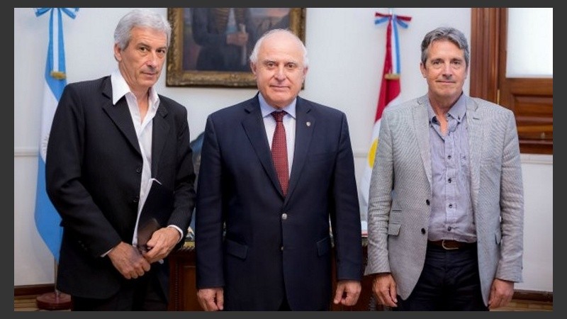 Bertoni, junto a Lifschitz y el ministro Garibay.