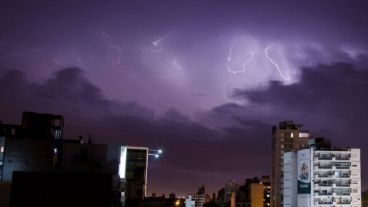 Una de las imágenes de la tormenta minutos después de las 21 subida a las redes sociales.